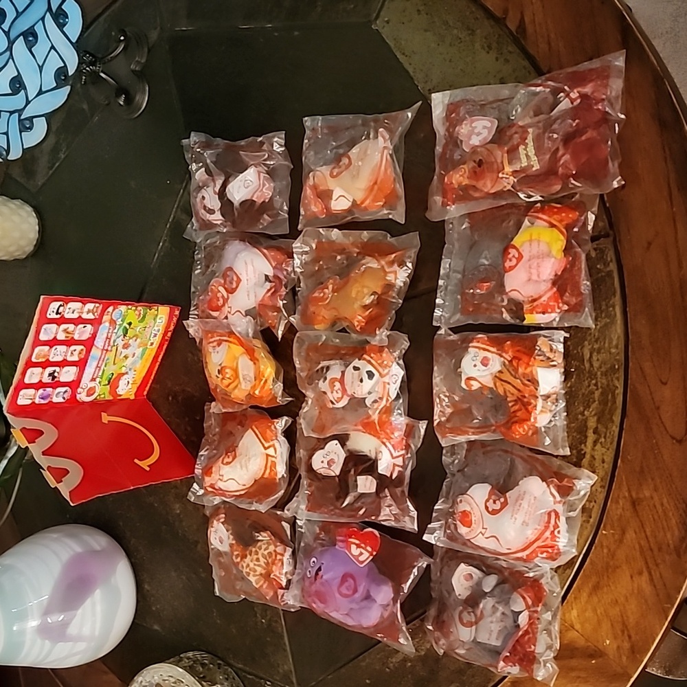 2009 McDonald's teenie babies 2.0